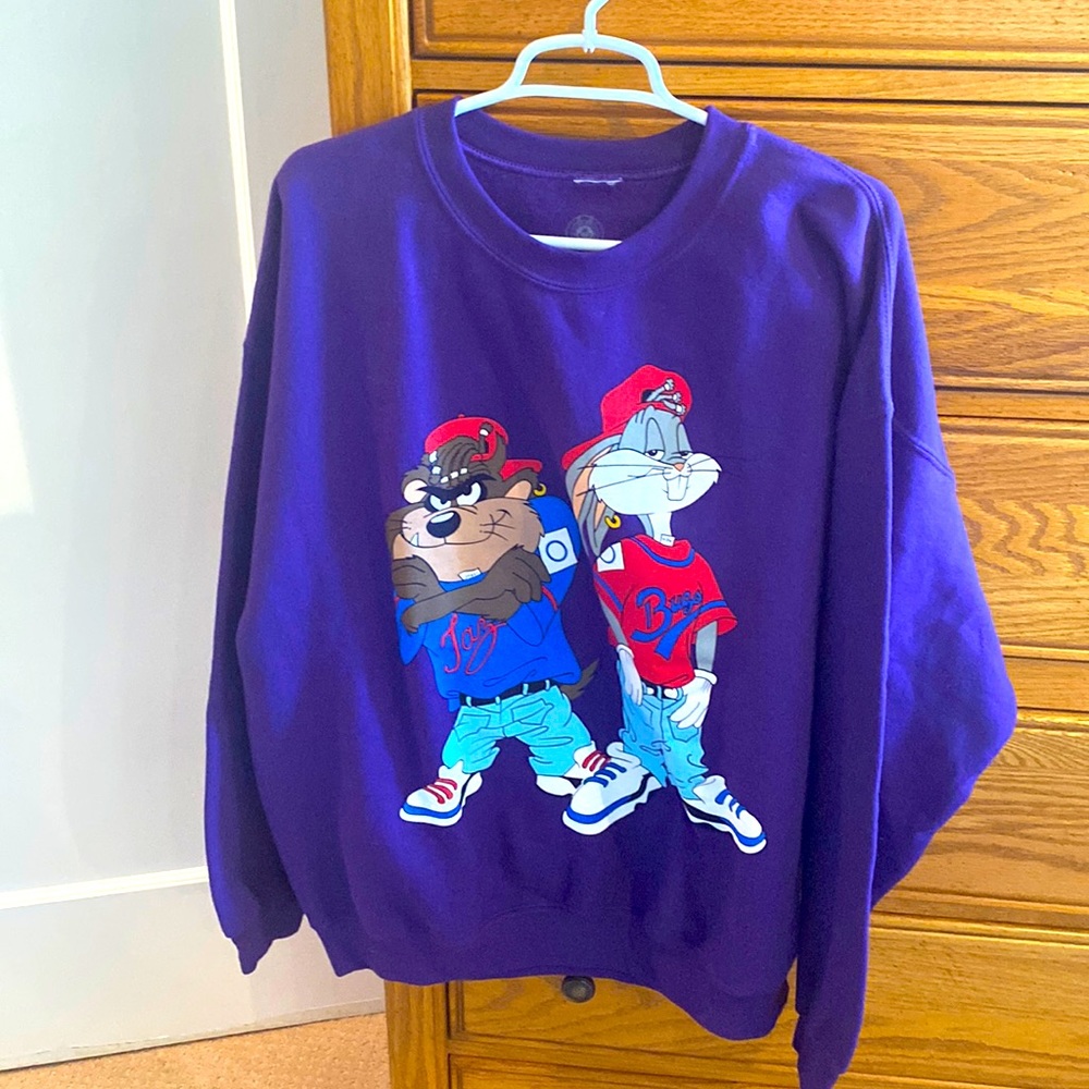 Men's Looney Tunes Sweatshirt!